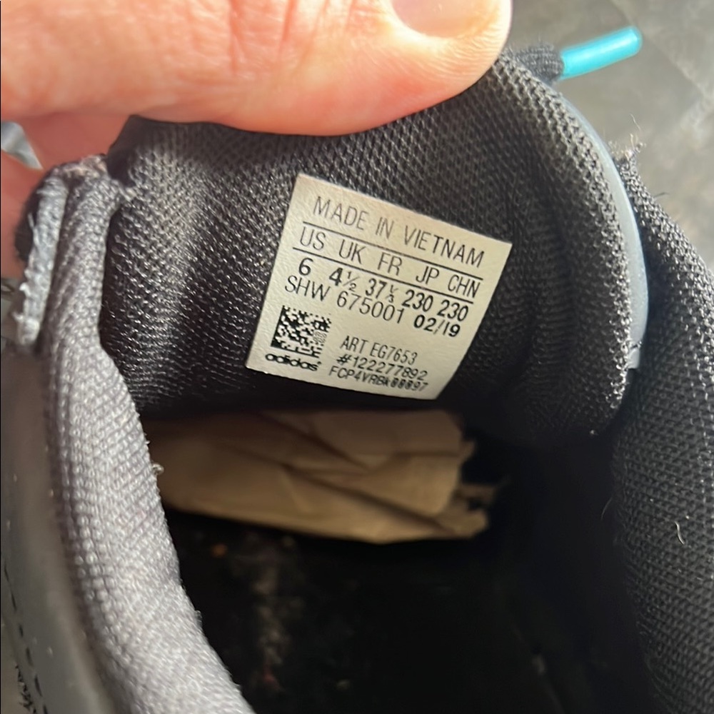Adidas Torsion Black Sneakers - Picture 8 of 8